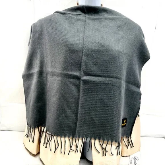 New in Bag MOLTI VALENTINO Italy Scarf Men/Women 100% Wool, Gray Fringed 68"x28 - Picture 6 of 11